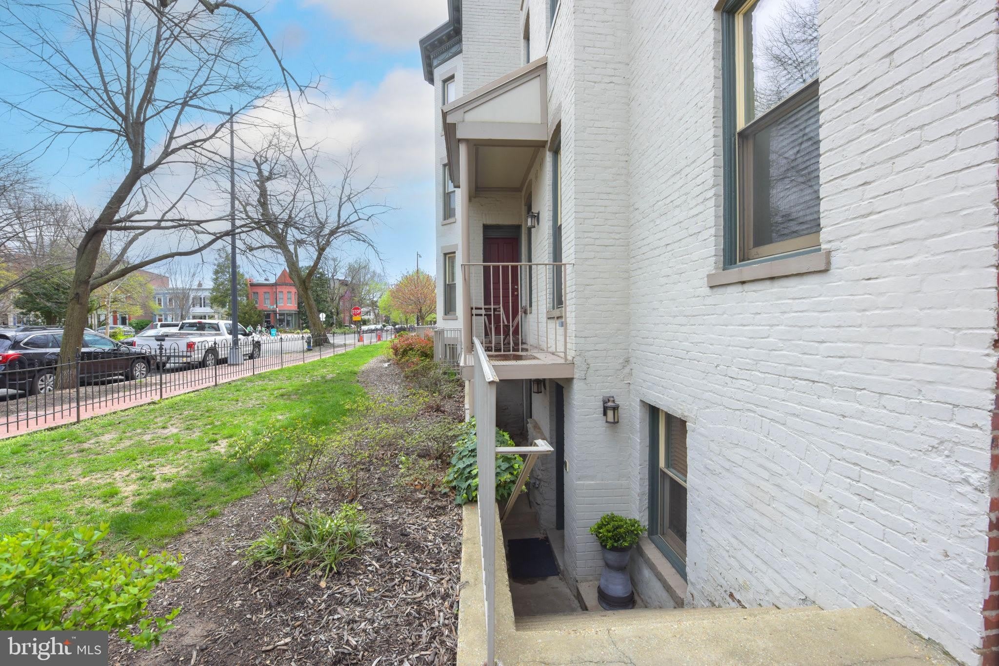 424 E CAPITOL Street NE – photo 3