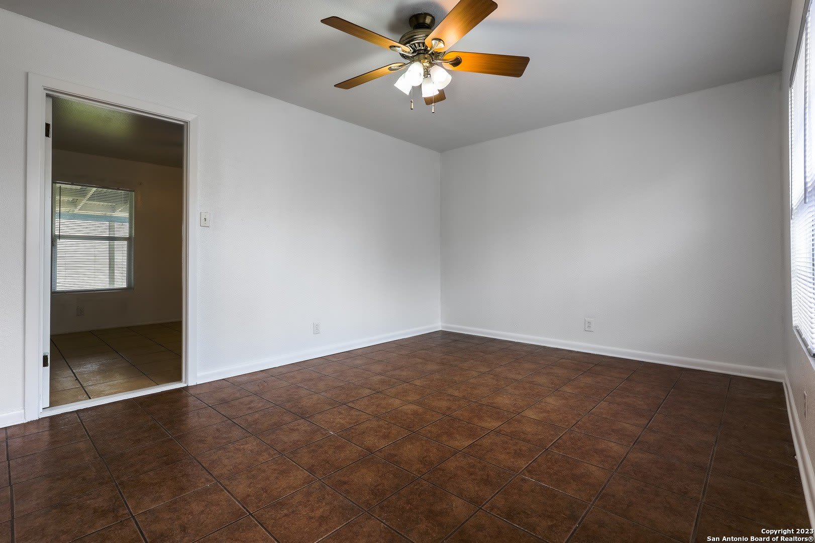 5434 PLUMTREE DR – photo 3