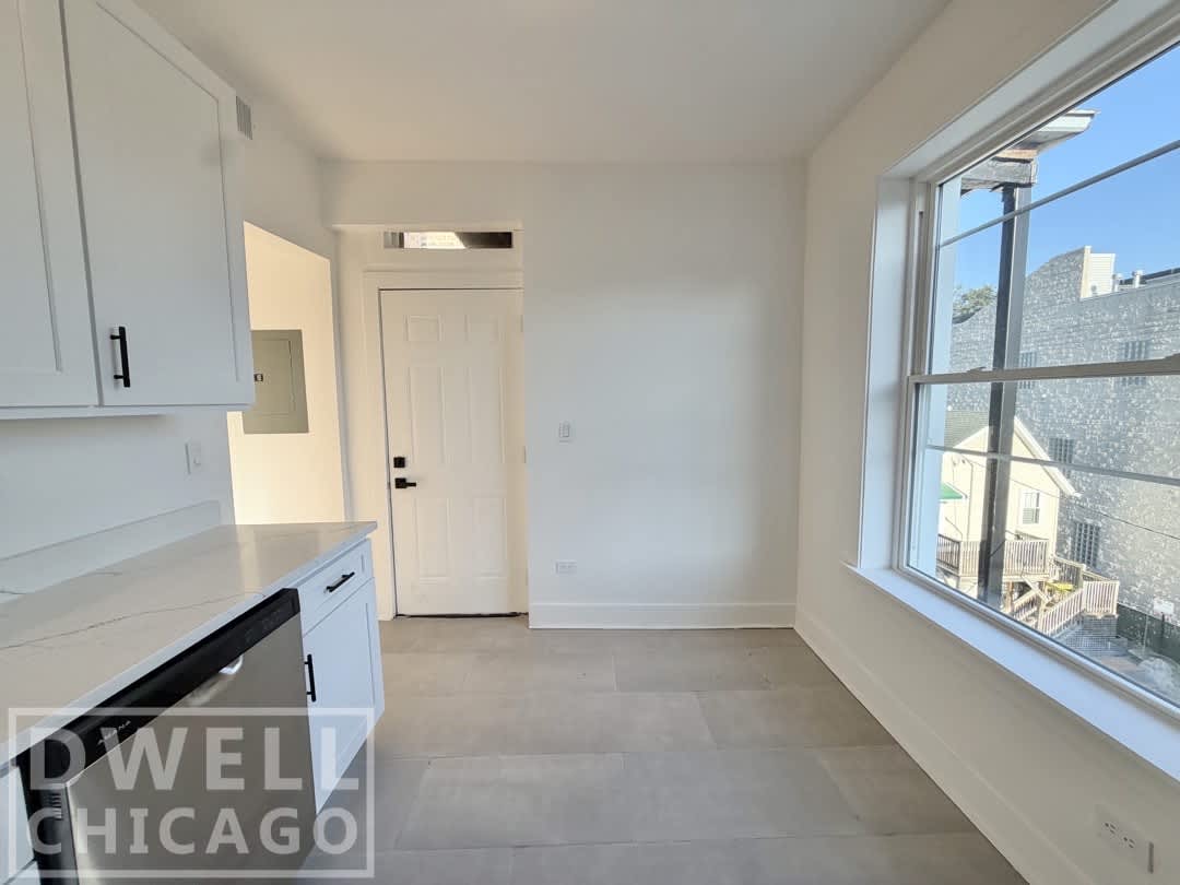 1945 W Augusta Blvd – photo 4