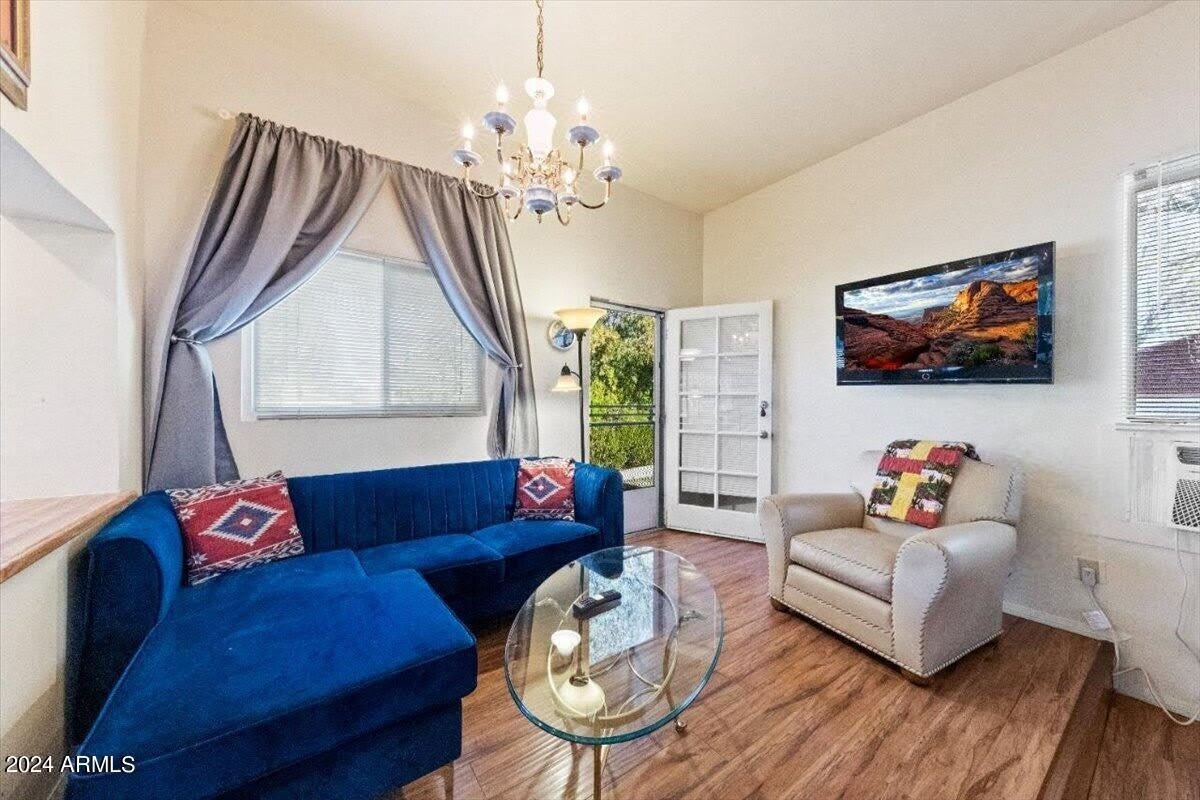 8507 E Hazelwood Street – photo 2