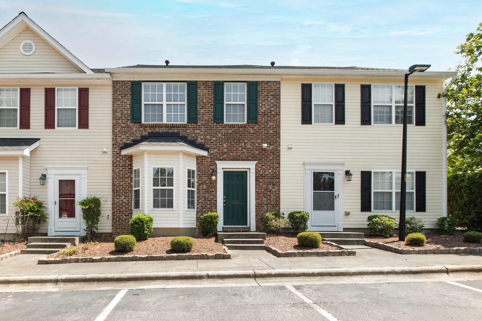 Charming 3BR Townhome in Fantastic Apex Location! – photo 1