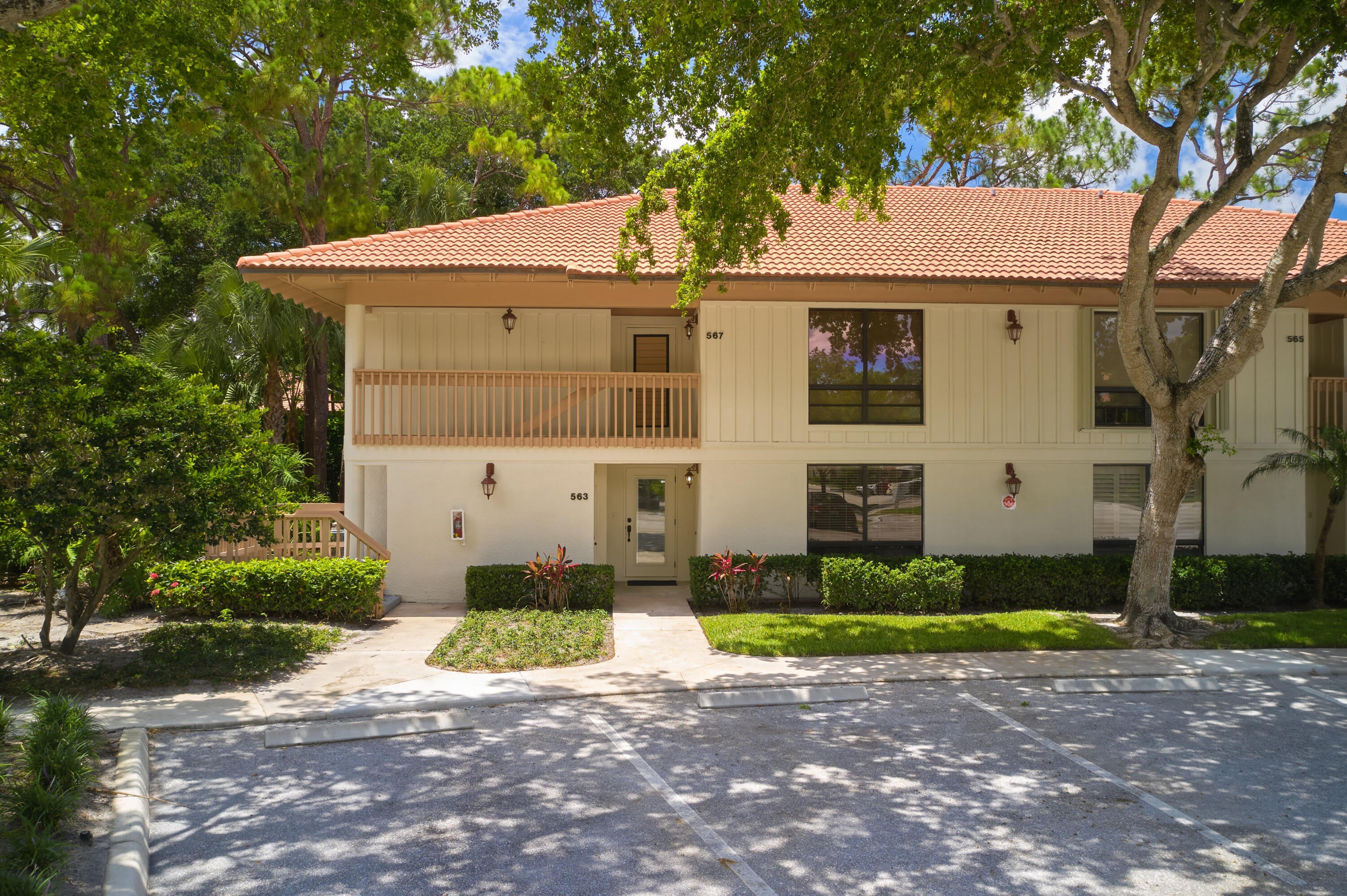 563 Brackenwood Place – photo 3