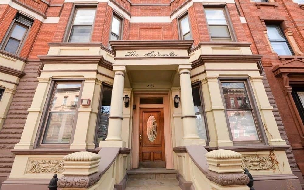 825 WASHINGTON ST – photo 2