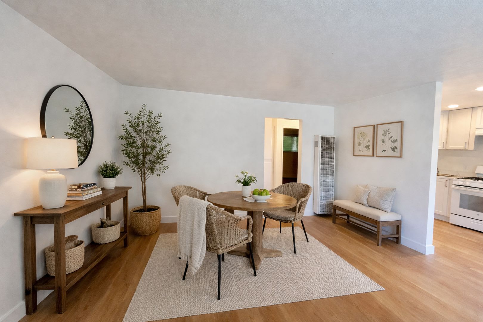 Move In Ready Now Newly Renovated 2 Bedroom 1 Bath Unit – photo 3