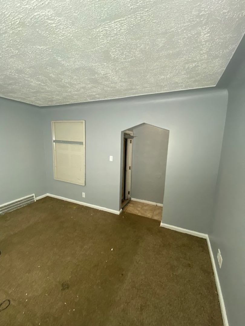 3 bedroom 1 Bath Bungalow – photo 5
