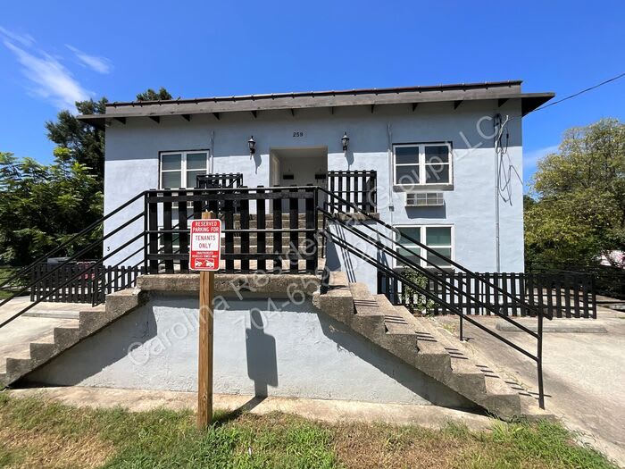 259 Jefferson Court Northeast – photo 2