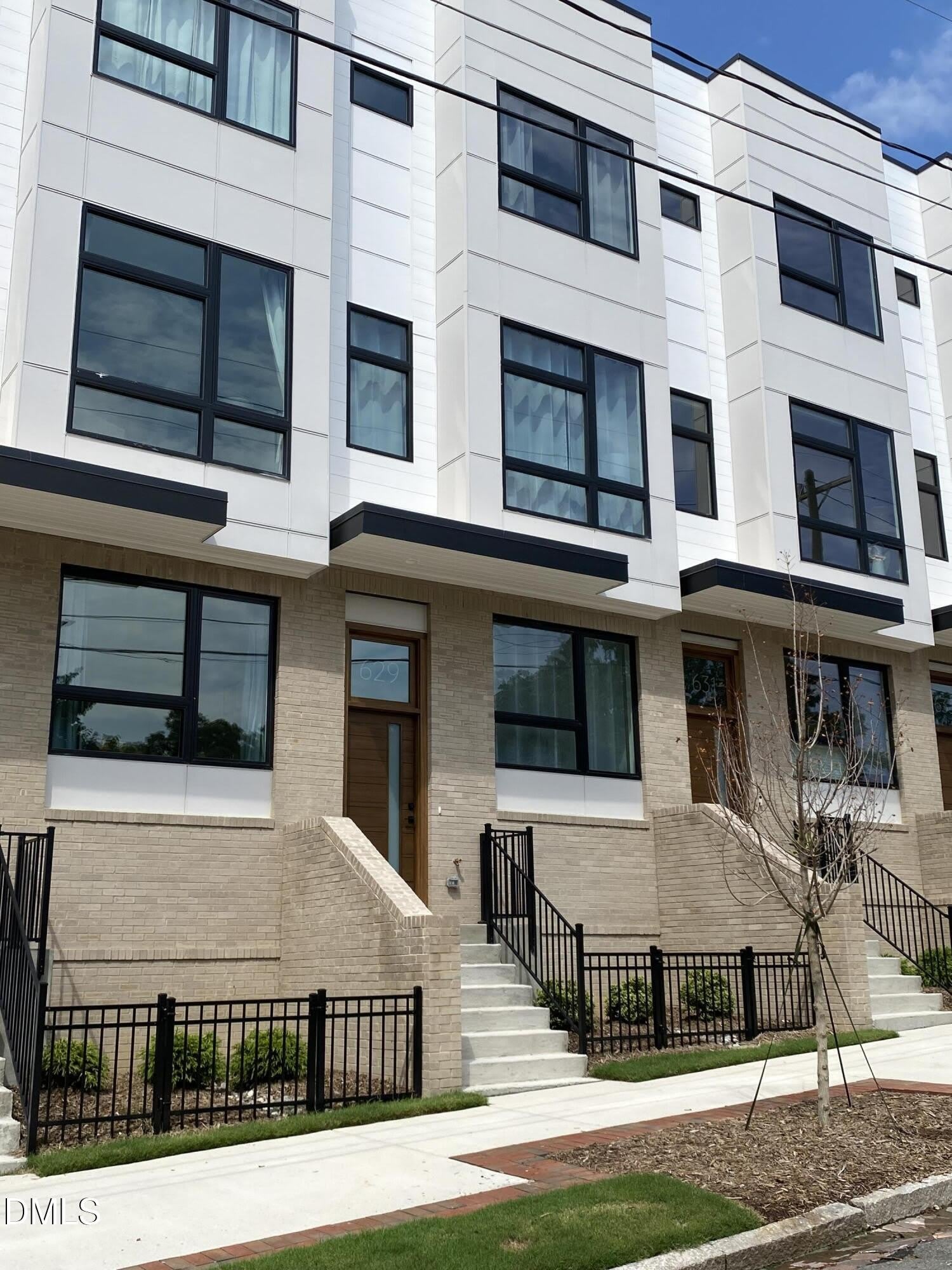 629 N Queen Street – photo 1