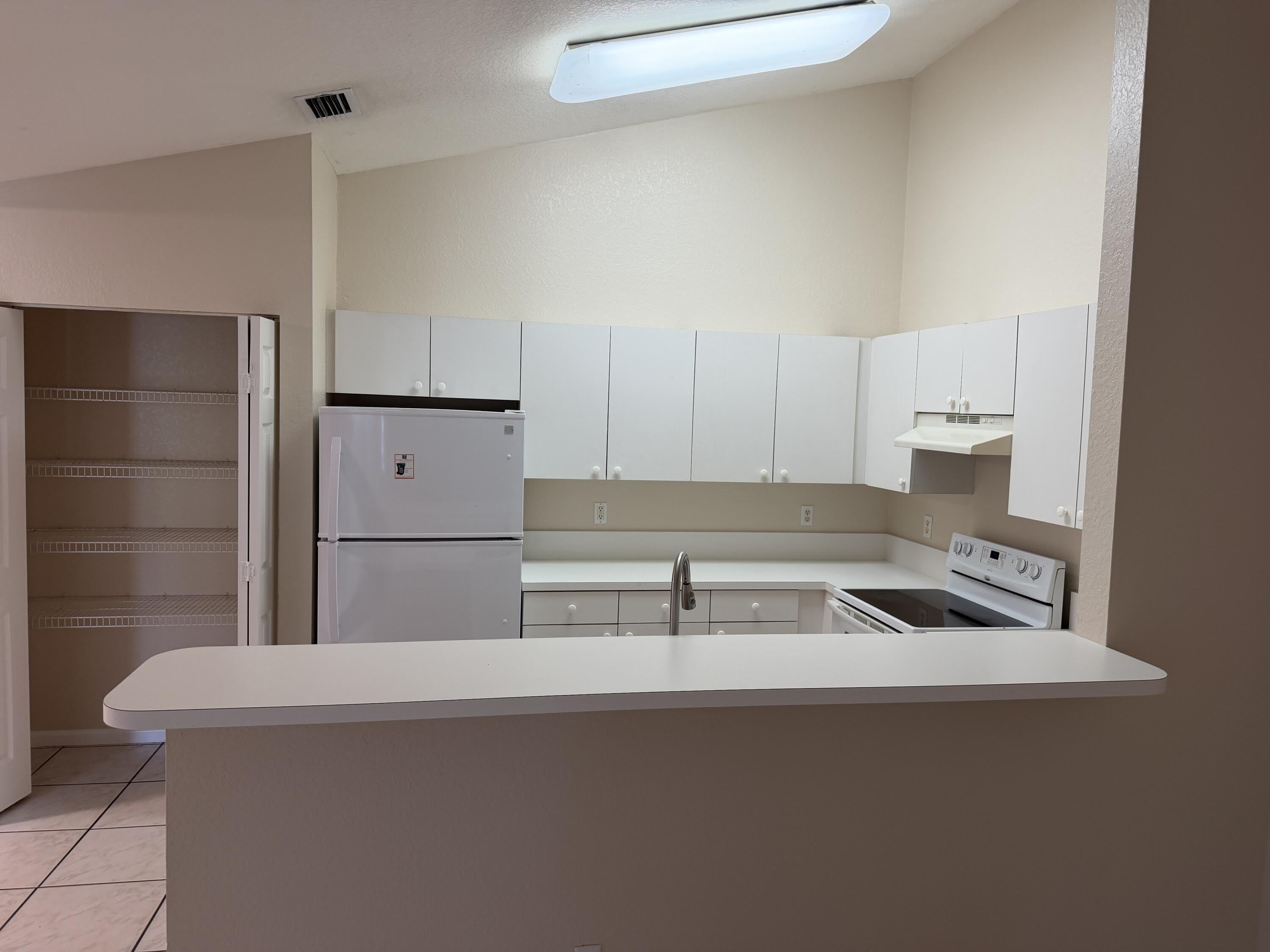 14011 Veronica Court – photo 4