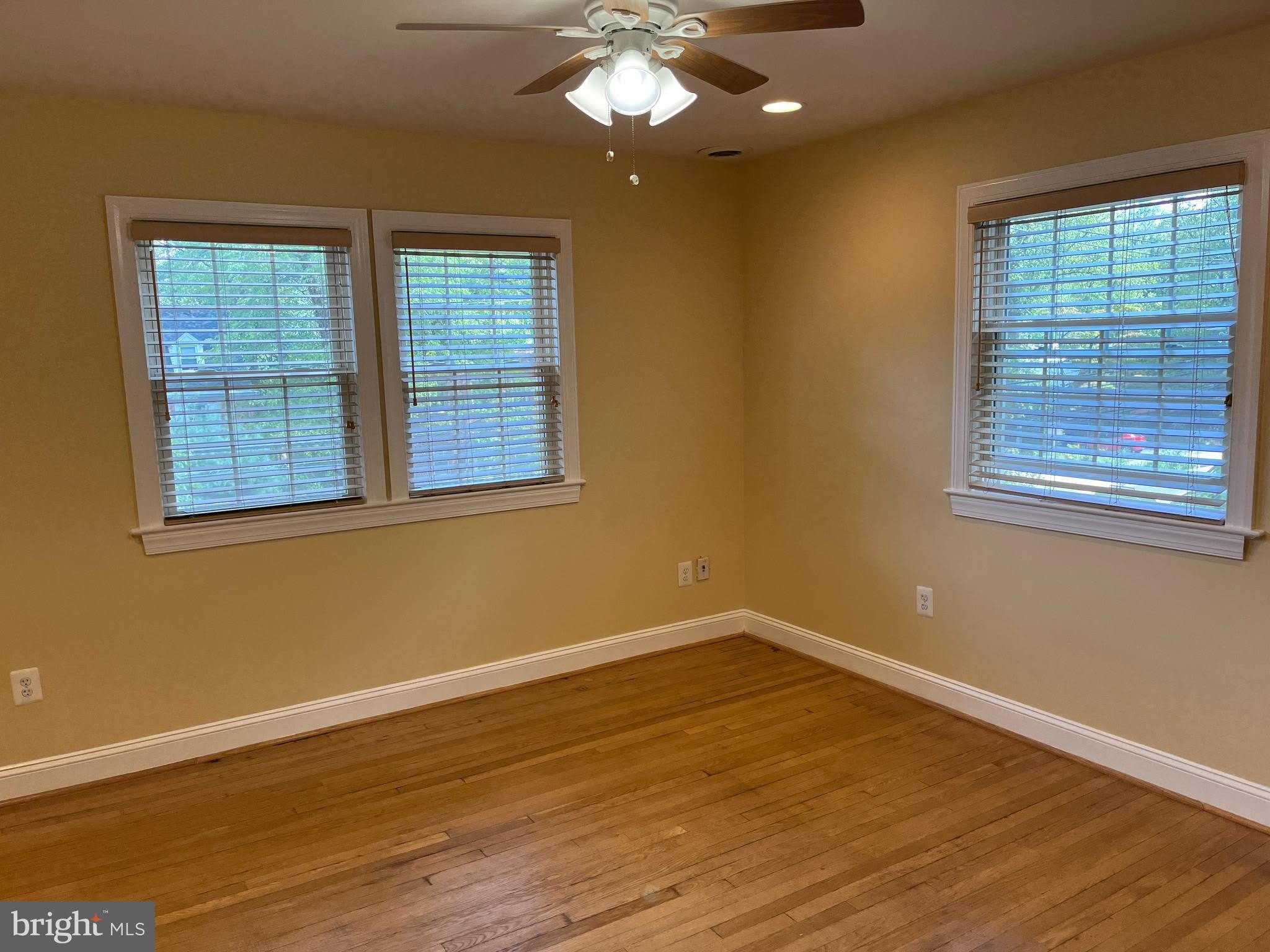 8414 FLOWER Avenue – photo 4