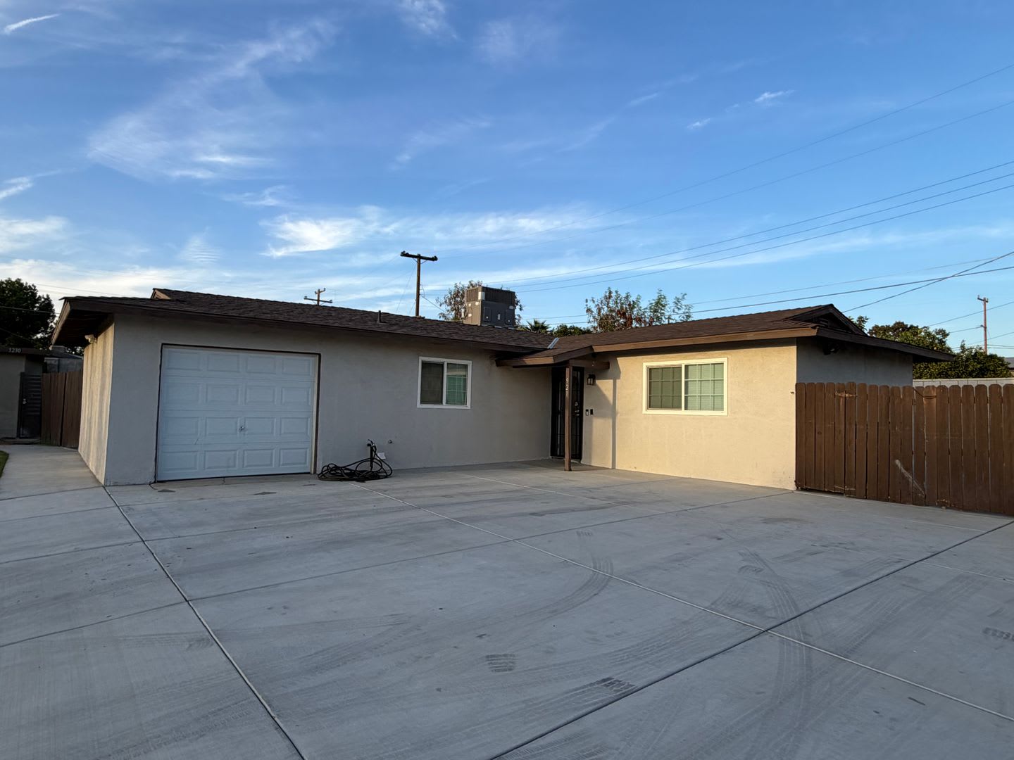 WOW Newley Remodeled 3 BD 1 BA Home in East Bakersfield Near Oswell St & Niles St – photo 2