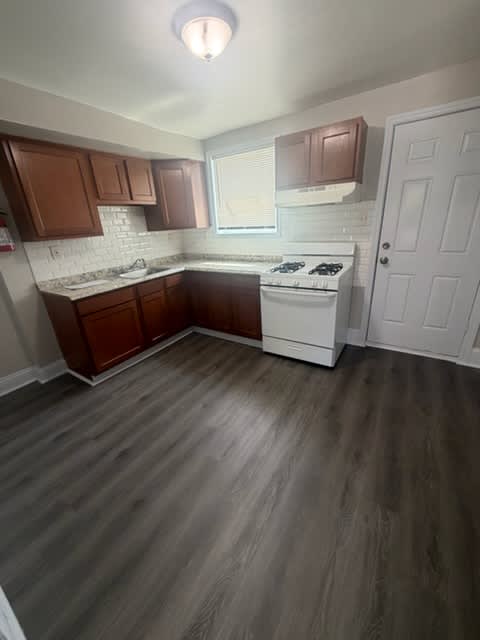 1090 S Common Rd – photo 4