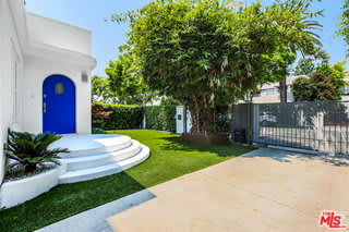 8718 Rosewood Avenue – photo 3