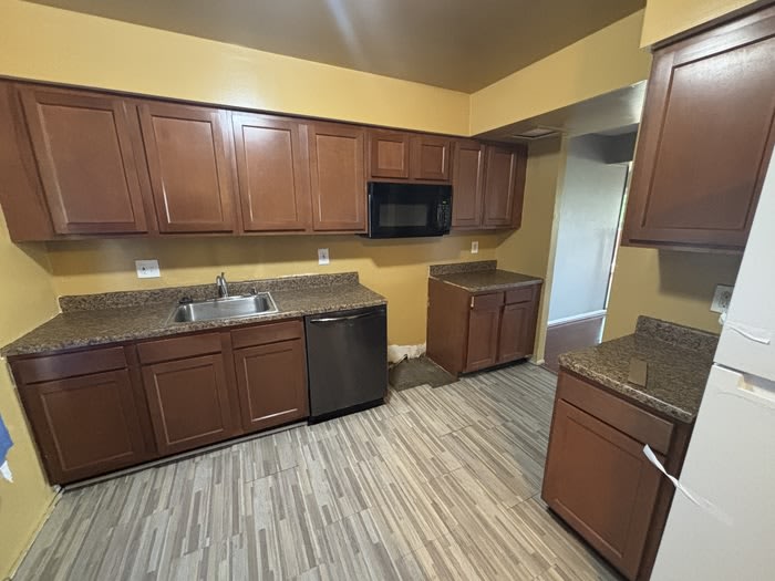 823 Showell Court – photo 2