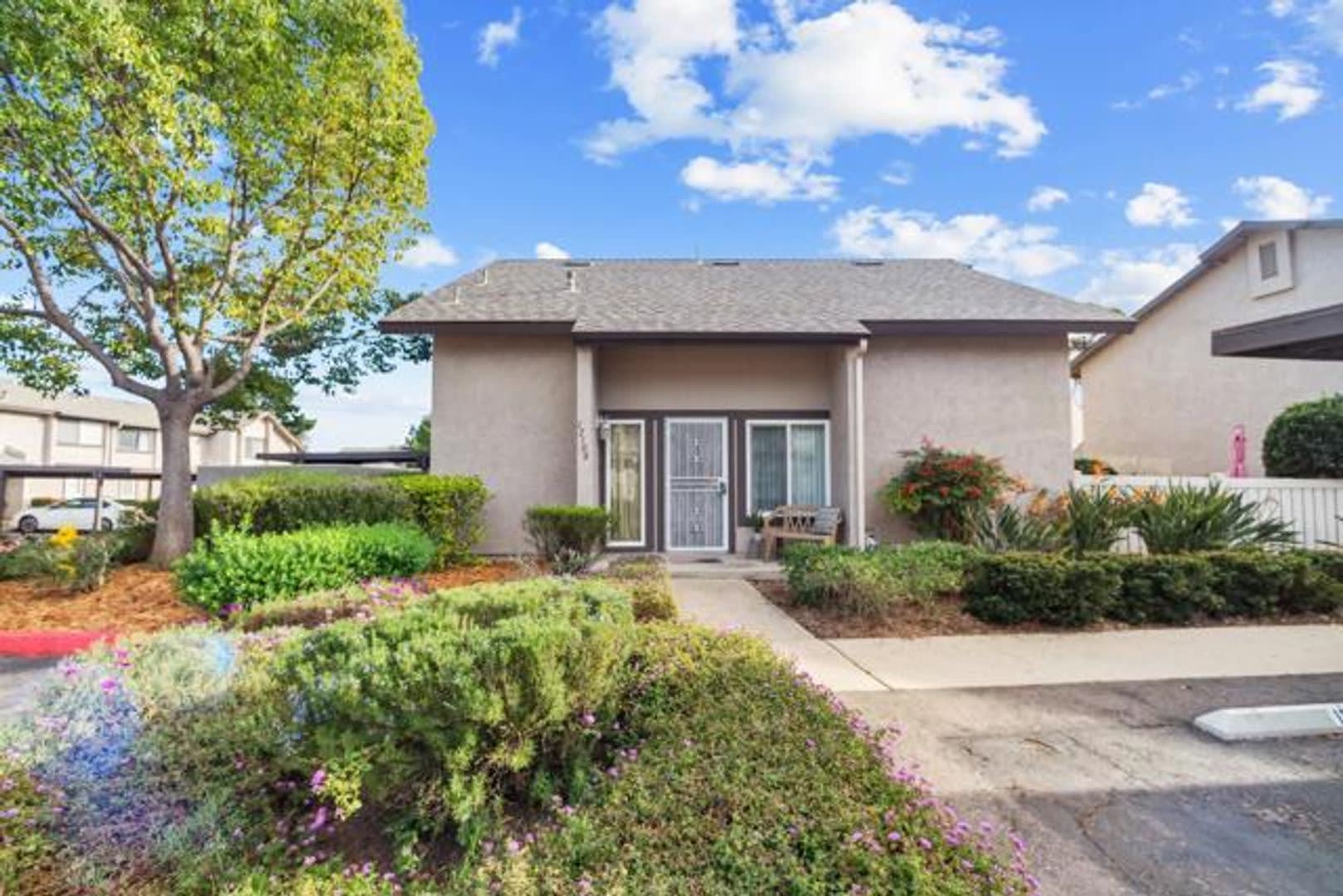 Charming 3 Bedroom Townhome in Poway! – photo 1
