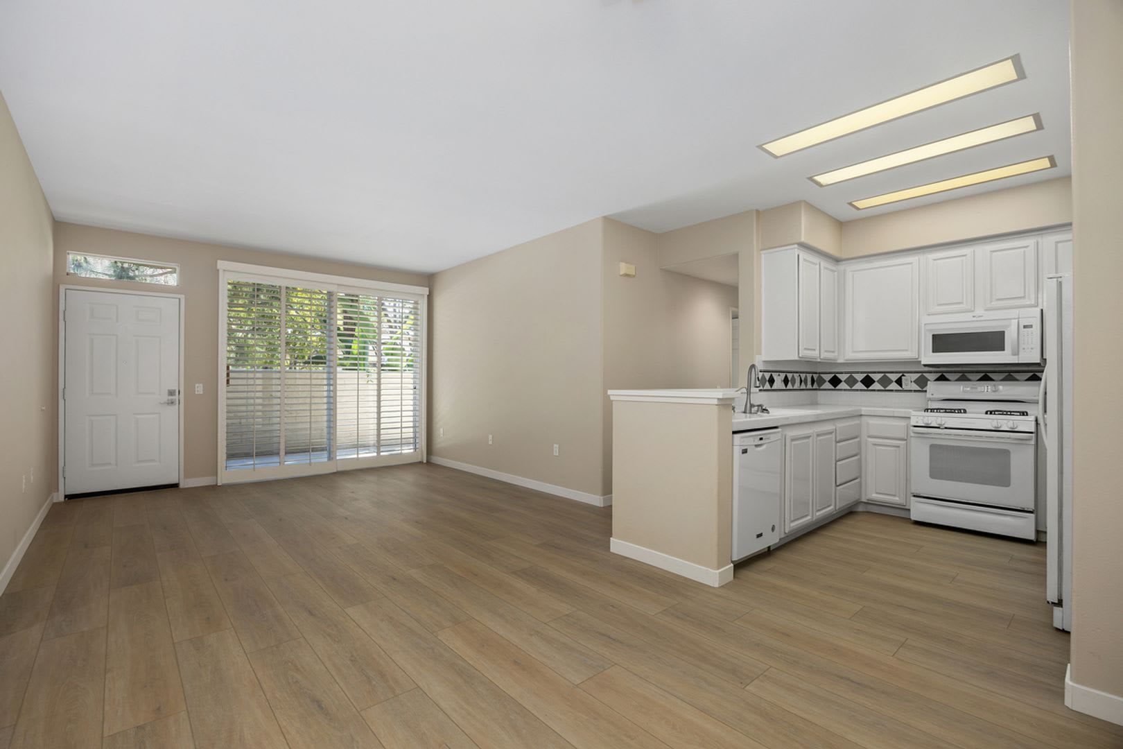 Charming 2 bedroom condo – photo 5