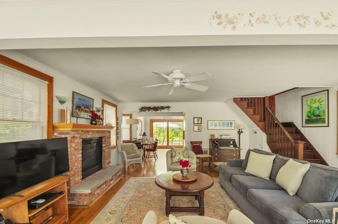 993 Surfview Walk – photo 4