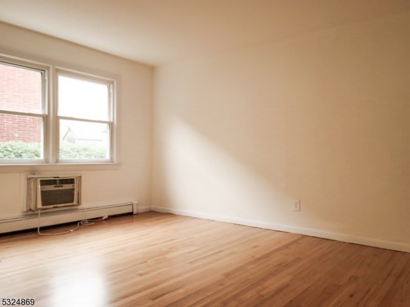 482 Joralemon St – photo 5