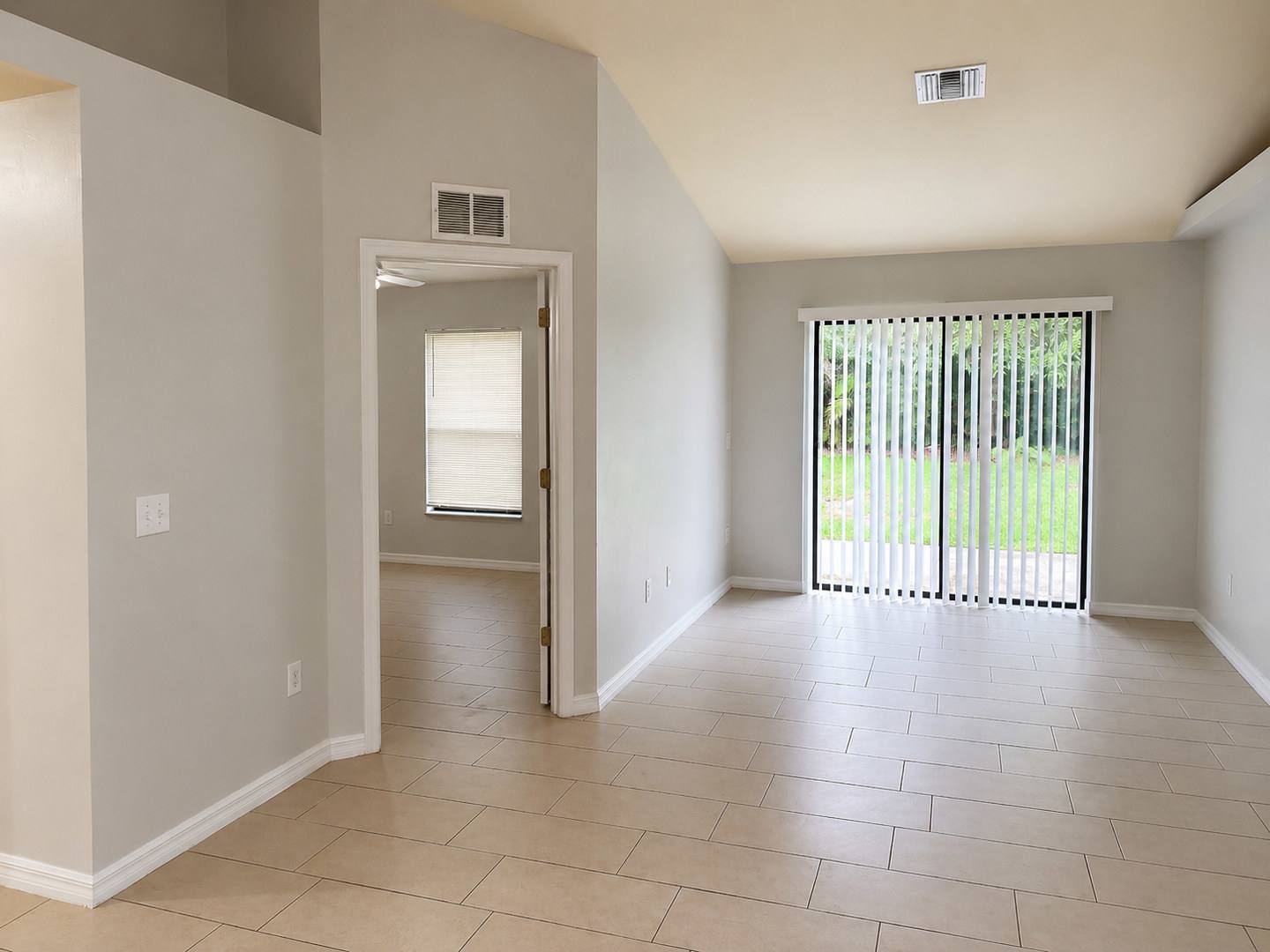 Welcome Home To This 3-Bedroom, 2-Bath, 1-Car Garage. – photo 5