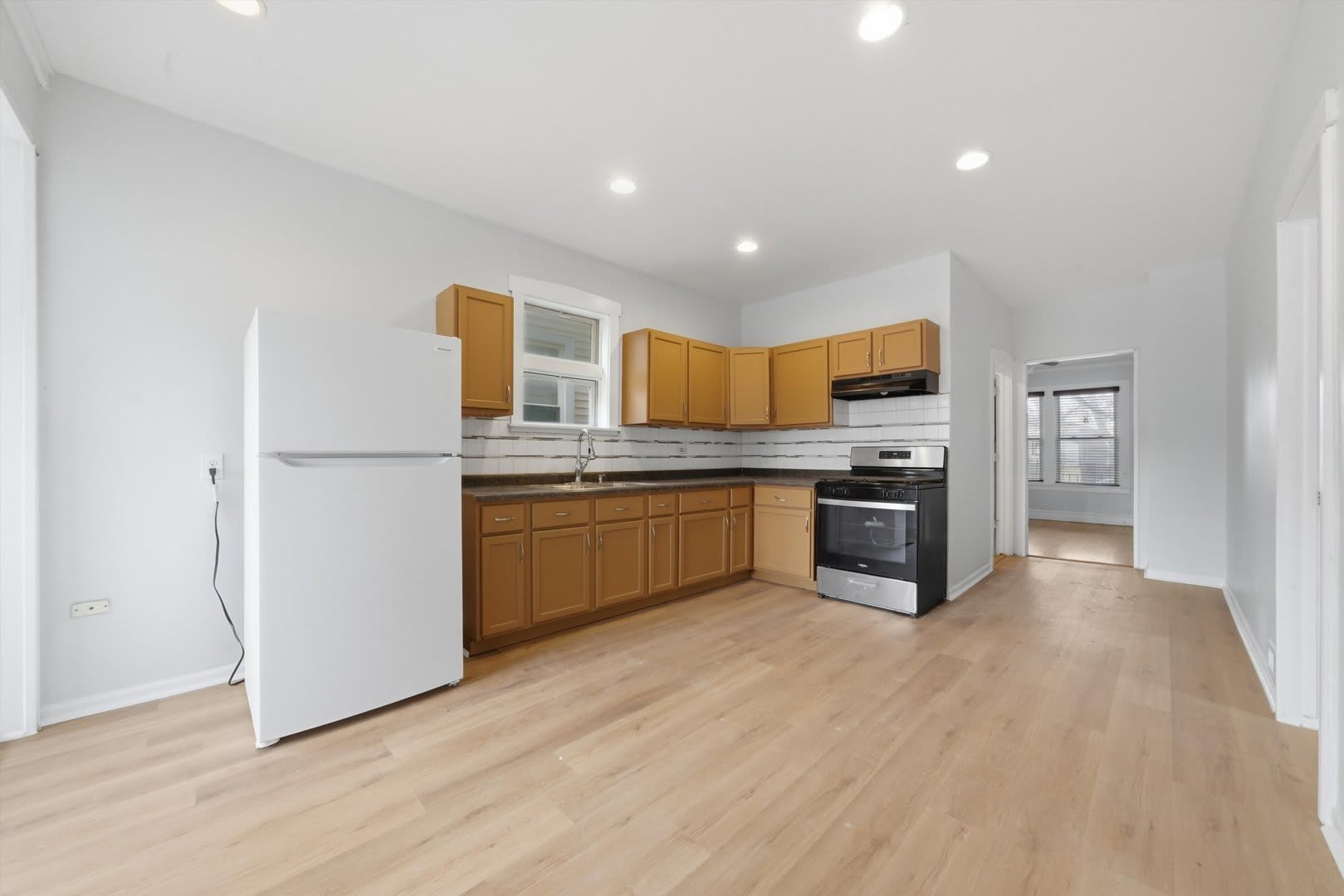 3311 N Kostner Avenue – photo 3
