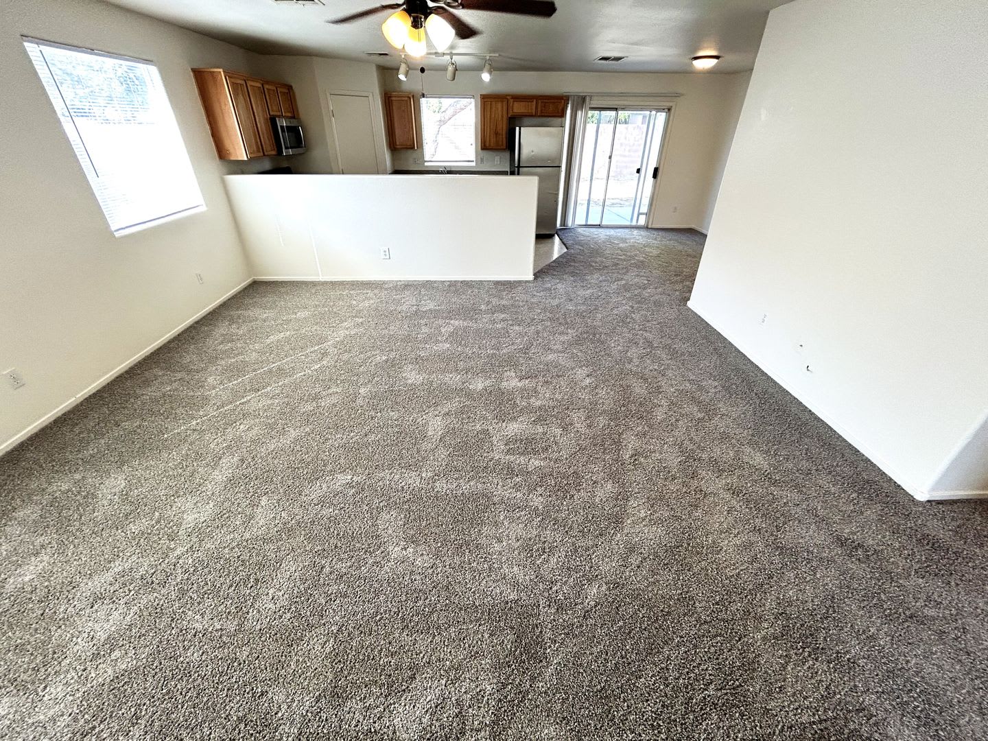 Beautiful 3 Bedroom 2 Bathroom House Located In A Wonderful Gated Community – photo 3