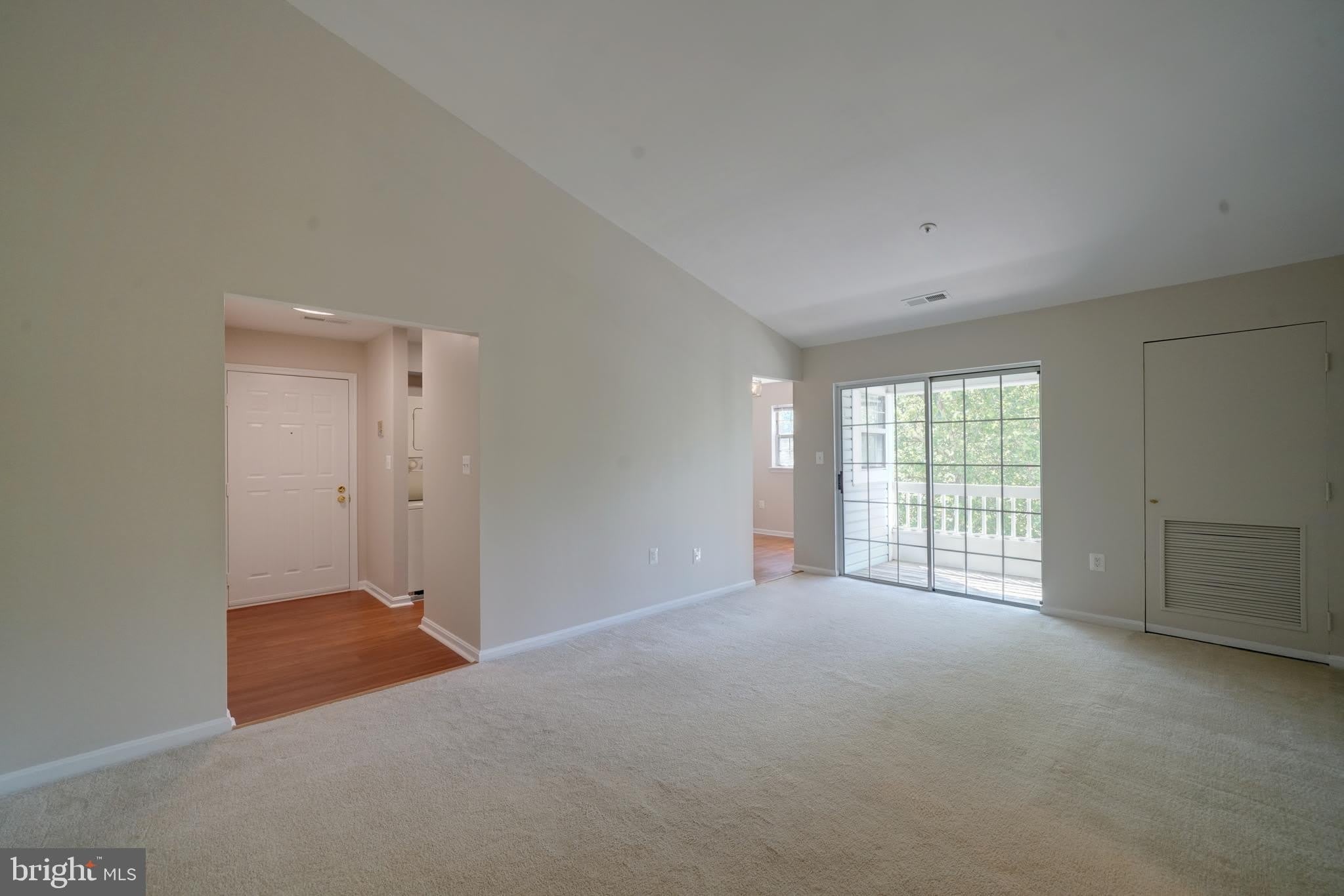 8393 MONTGOMERY RUN Road – photo 5