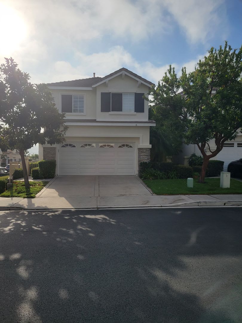 BEAUTIFUL 3 BR/2.5 BATH PLUS LARGE LOFT DETACHED HOME IN GATED COMMUNITY – photo 1