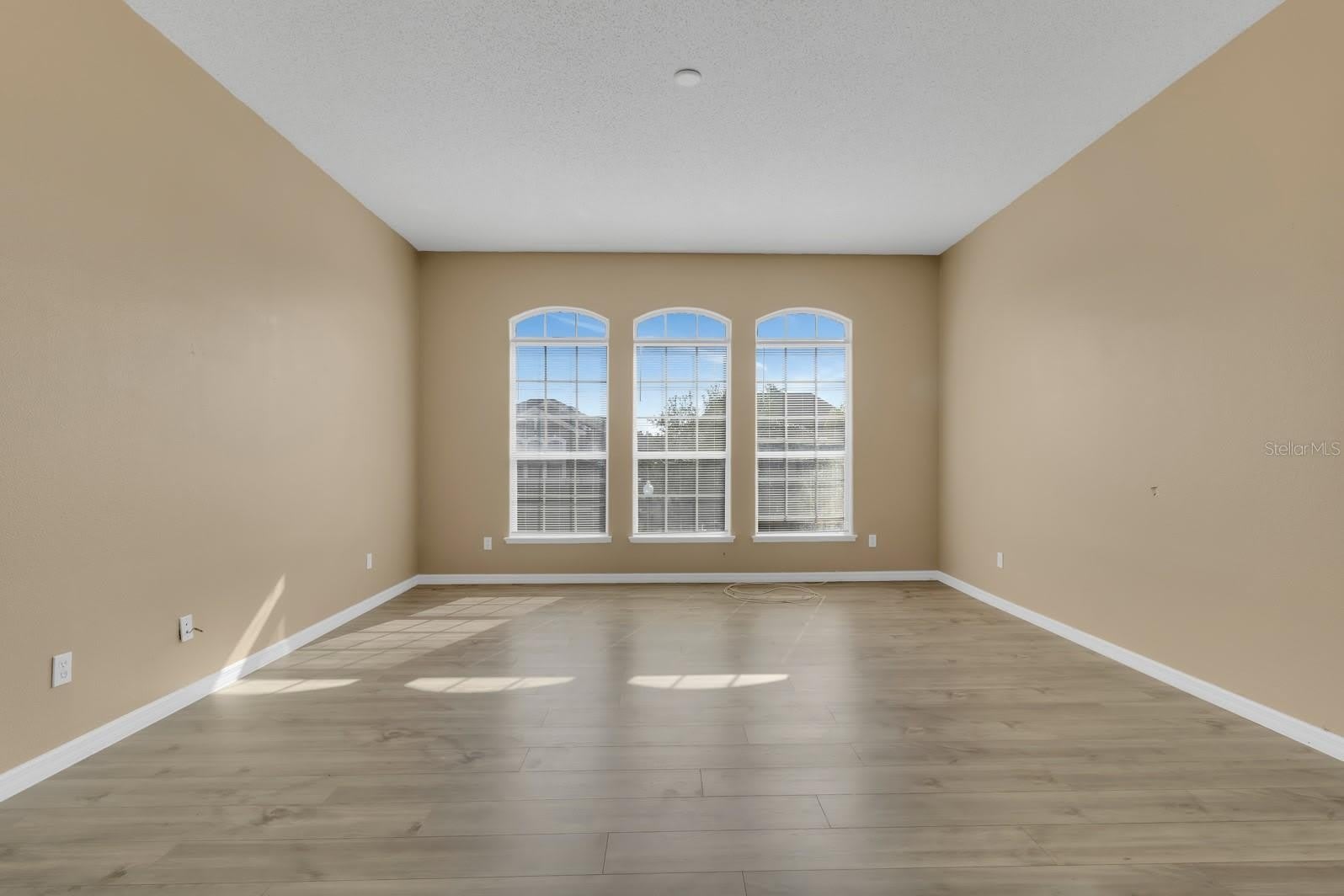 2827 SAND ARBOR Circle – photo 2