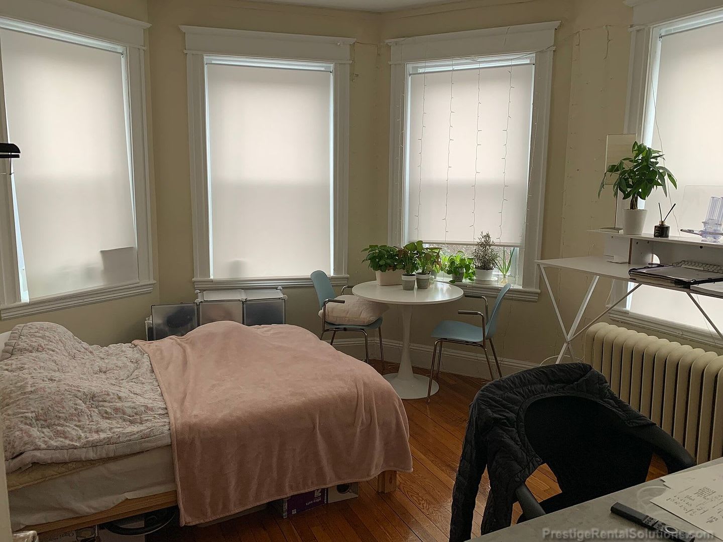 One Bedroom Comm @ Warren Brighton/Allston – photo 2