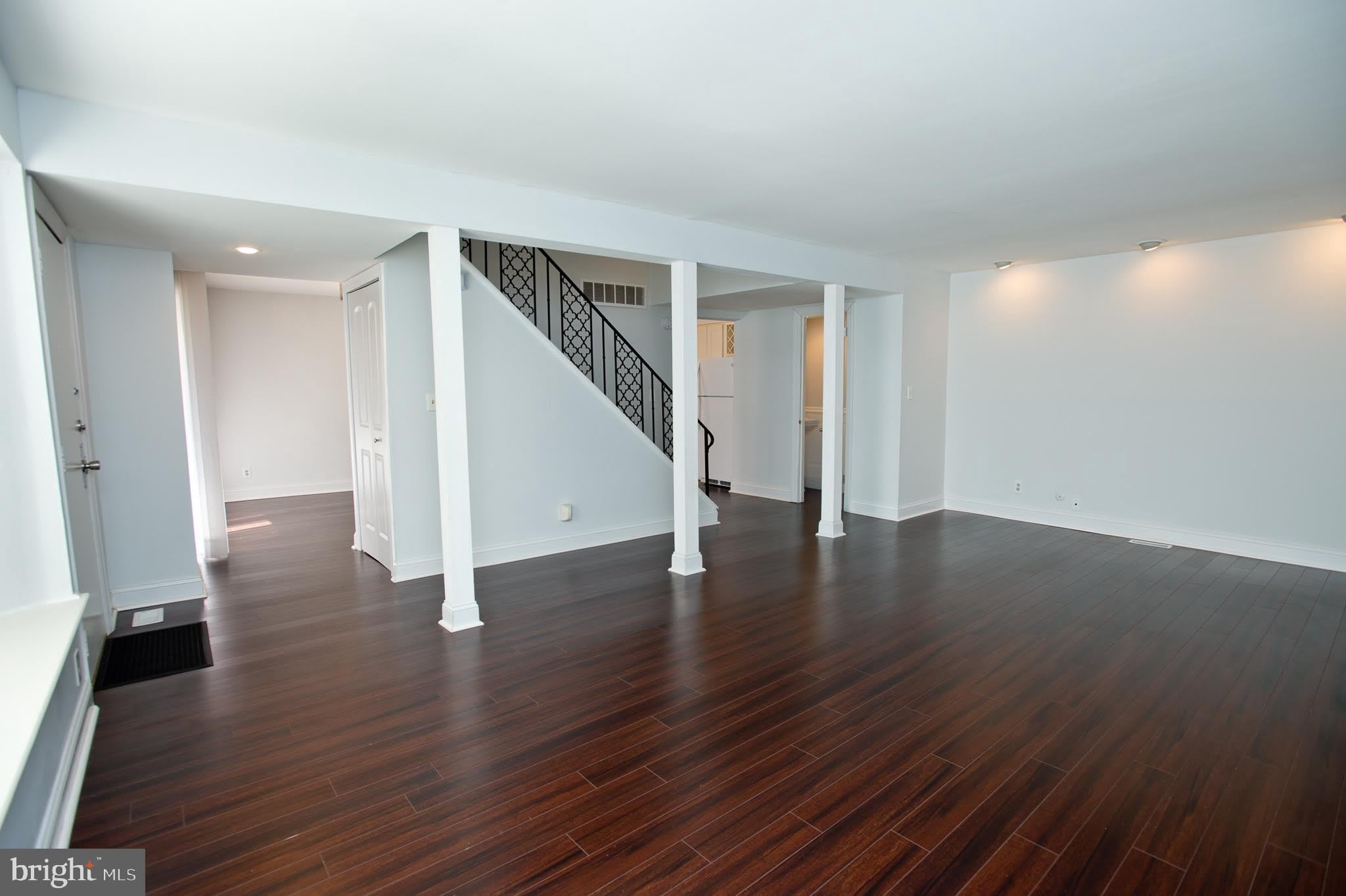 126 E CHELSEA Circle – photo 5