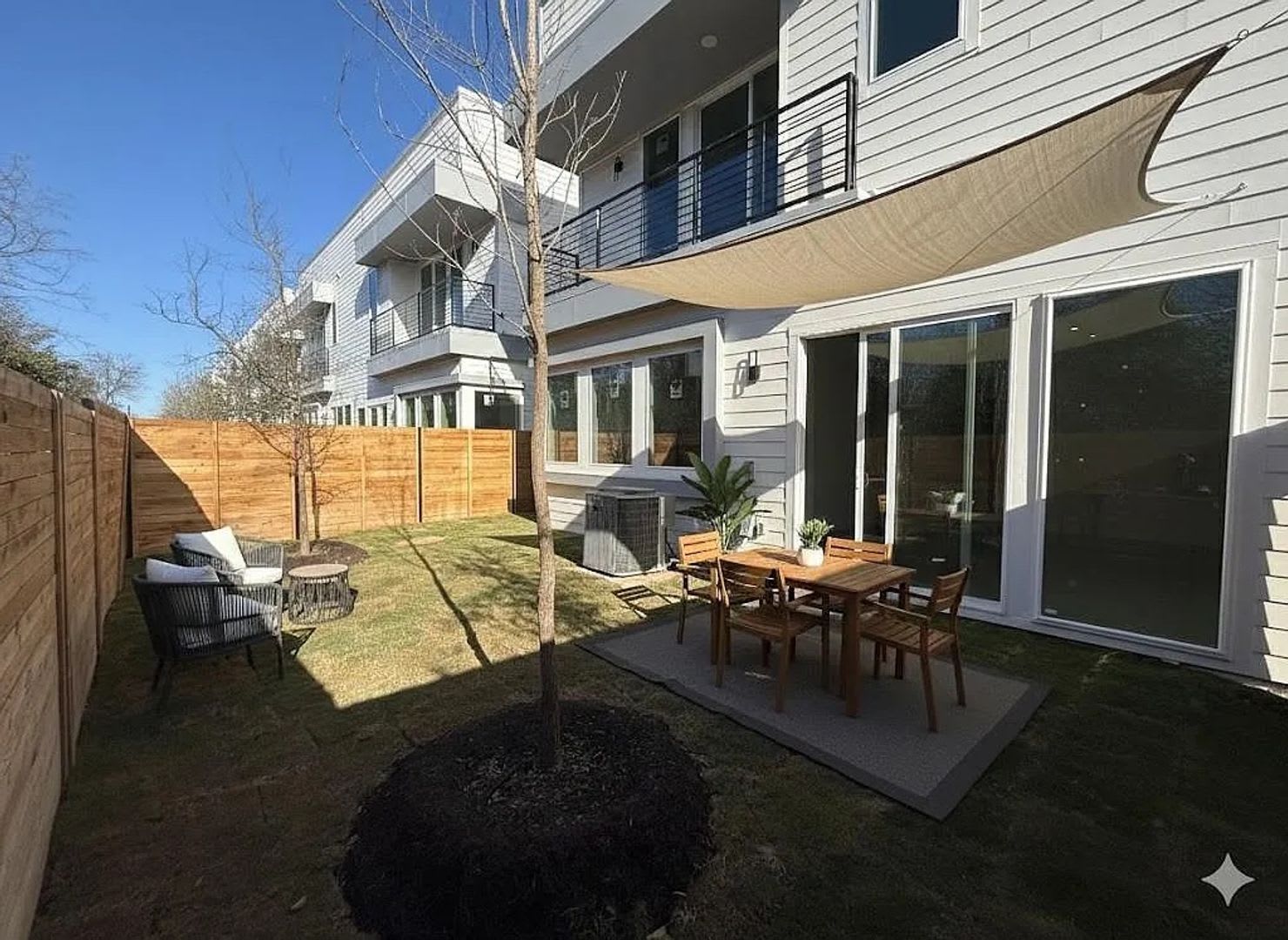 Room in 2 Bedroom Home at Riverside Farms Rd – photo 3