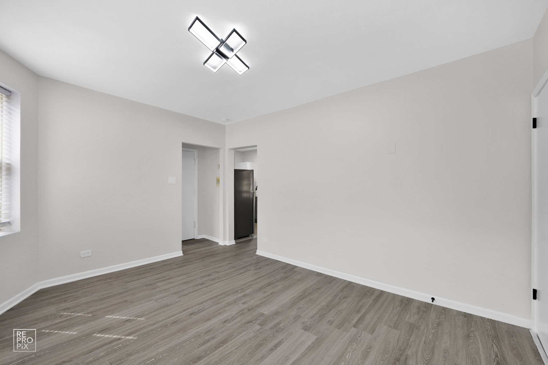 5952-58 W Superior – photo 4