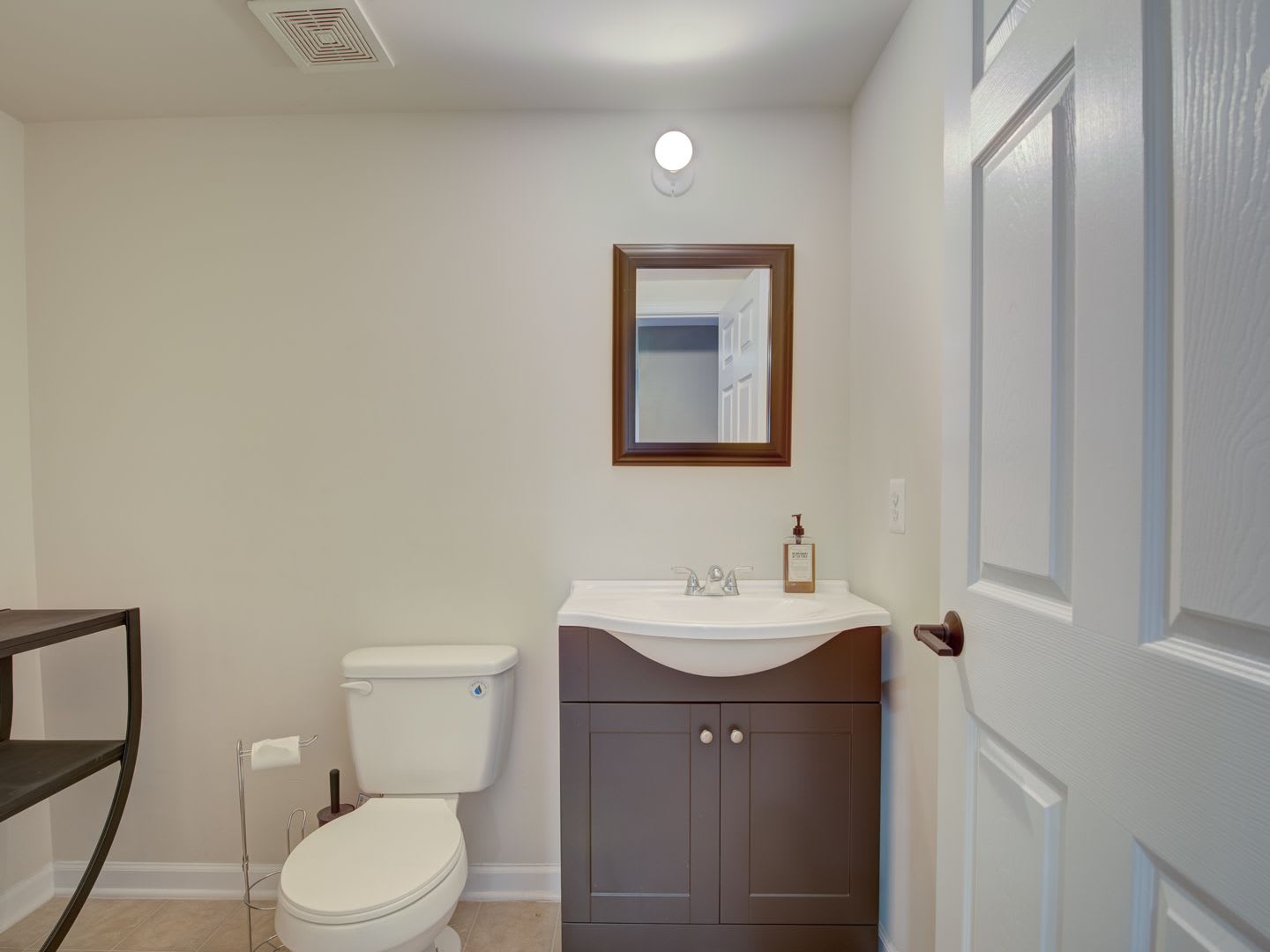 Lovely TH Available Now in Bowie! HCVP Warmly Welcomed. – photo 5