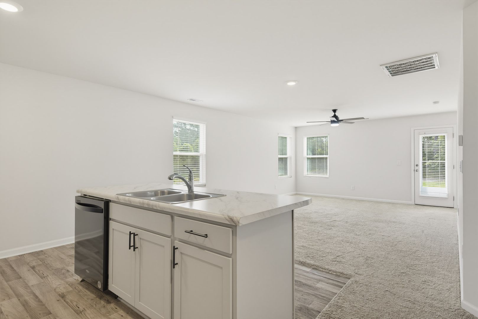 414 Hope Lane – photo 2