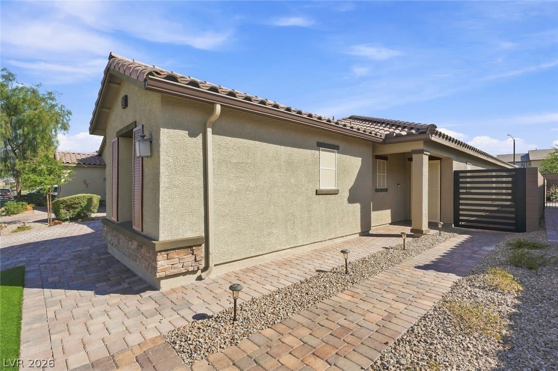 1525 Deep Valley Avenue – photo 4