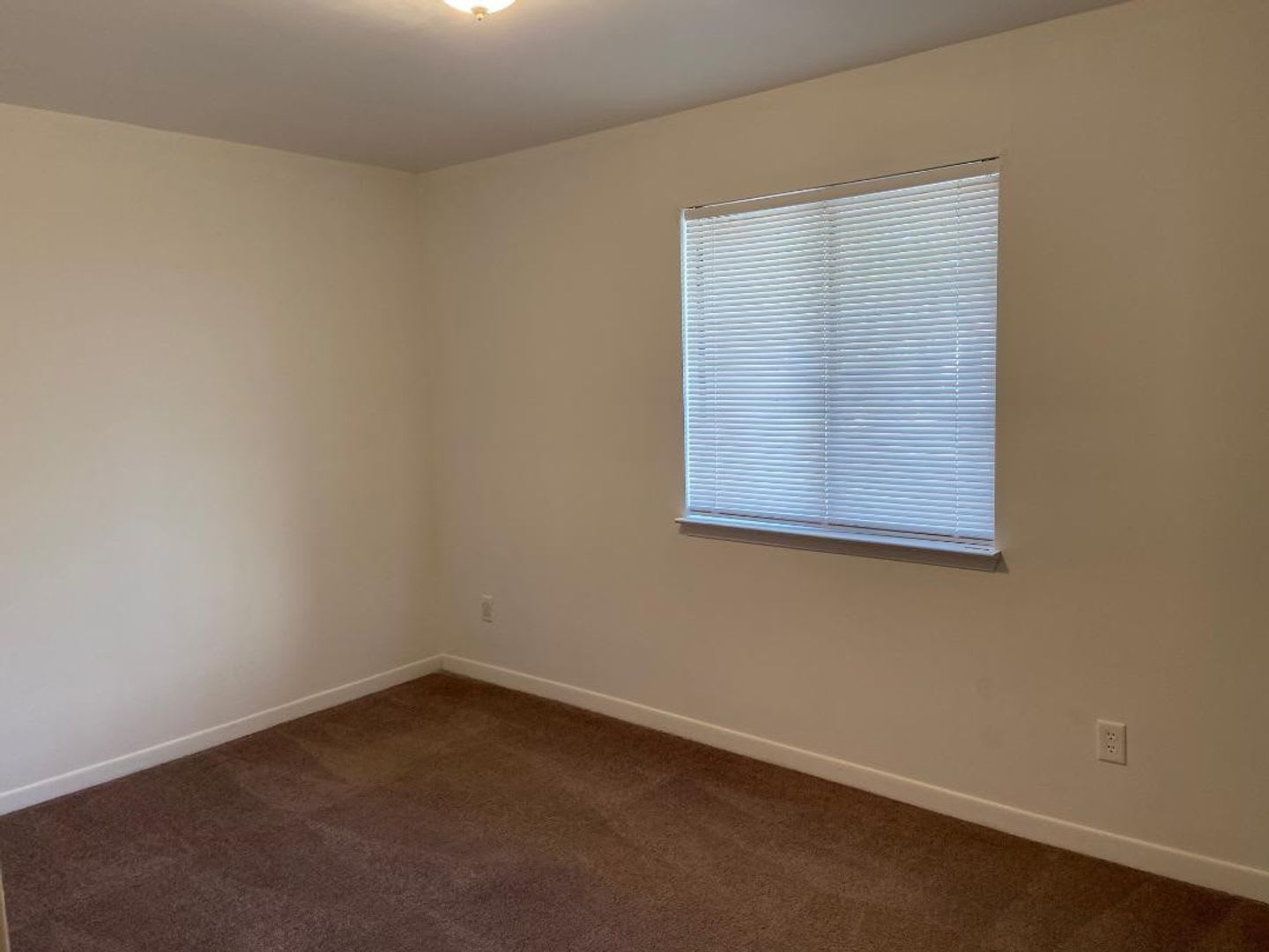 852 West St – photo 5