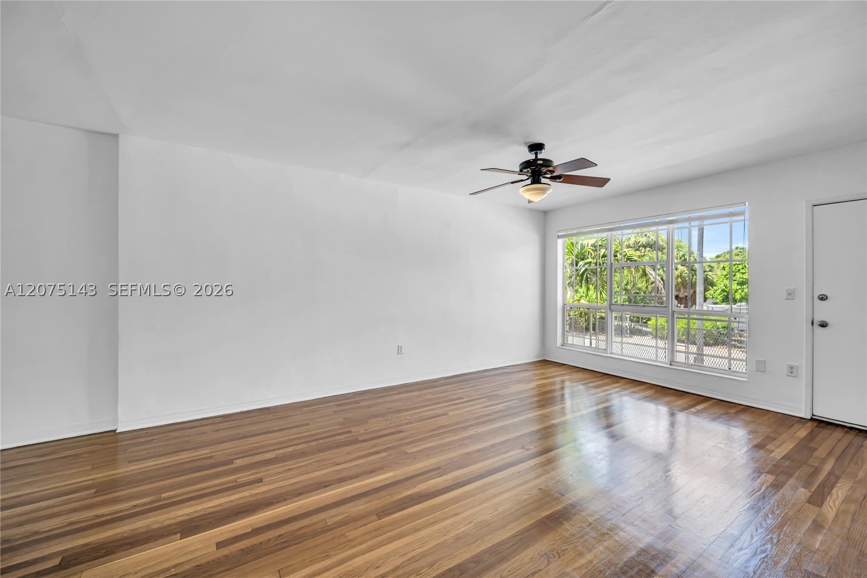 800 W 42Nd St – photo 2