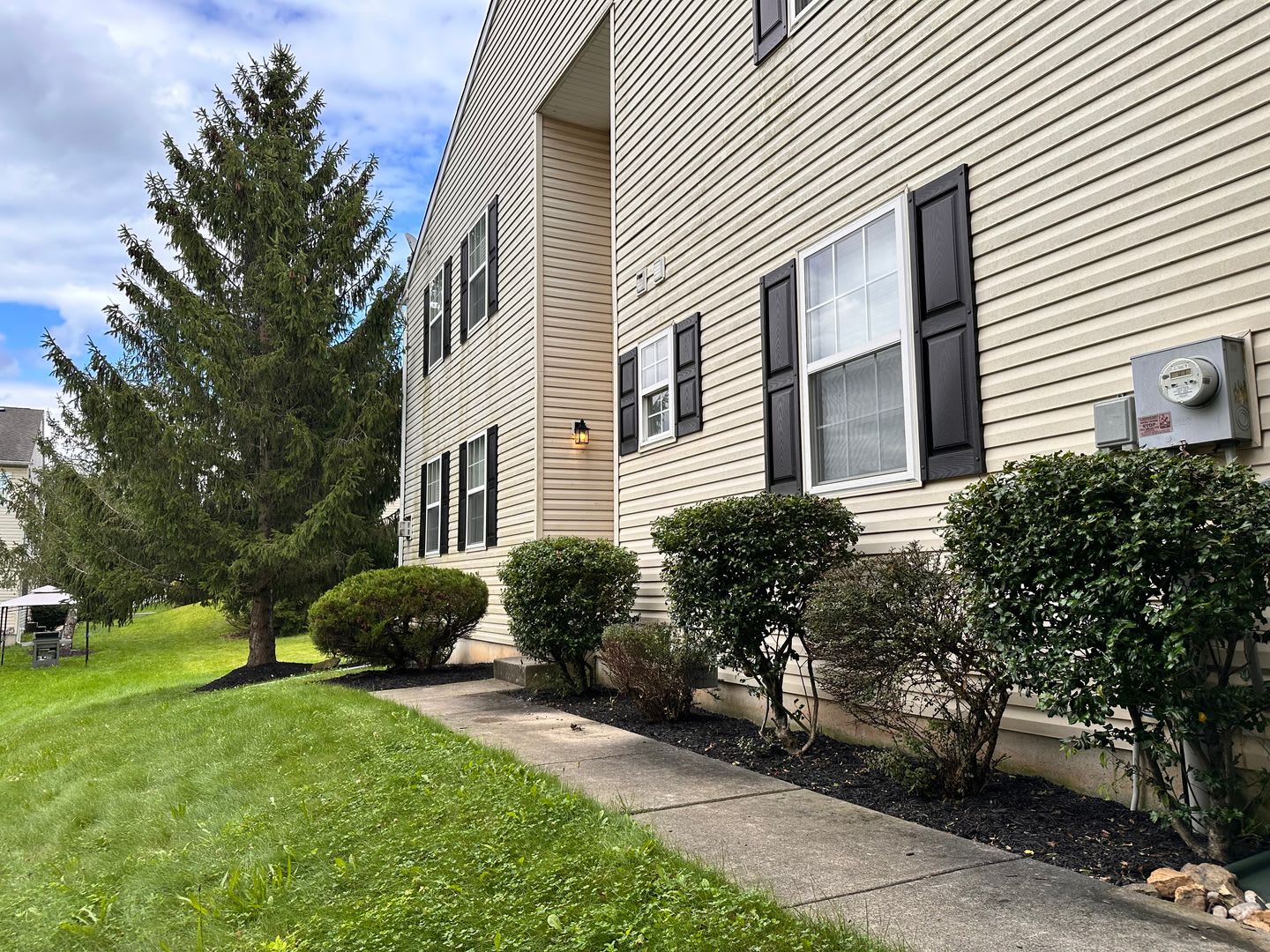 Macungie-Hills at Lockridge 3 Bedroom, 2.5 Bath – photo 4