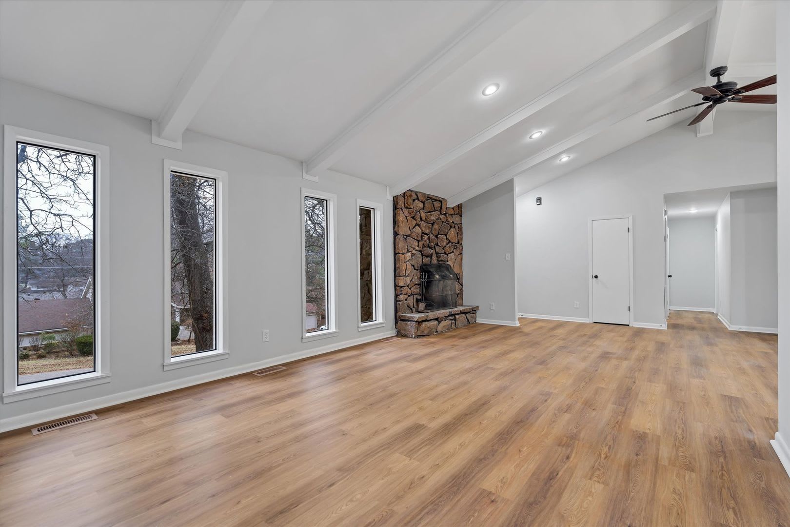 Spacious 3 Bed 3 Bath Home In Valley View School District – photo 3