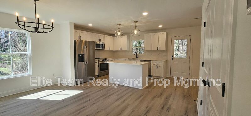 382 W Moore Ave – photo 5