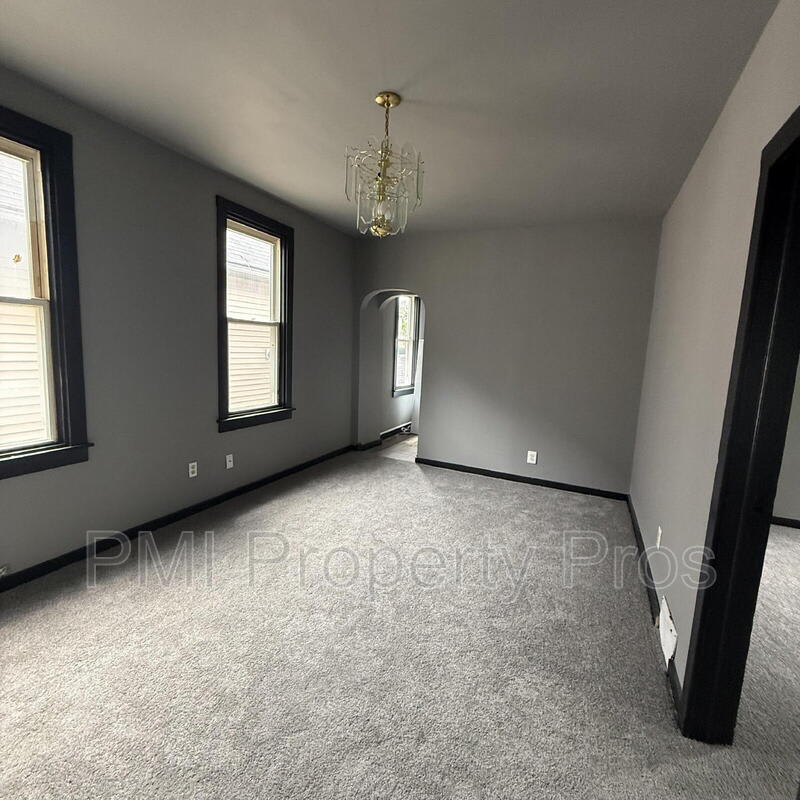 3127 West Garfield Avenue – photo 5