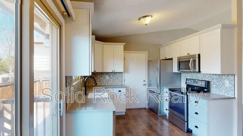 2465 Ptarmigan Lane – photo 2