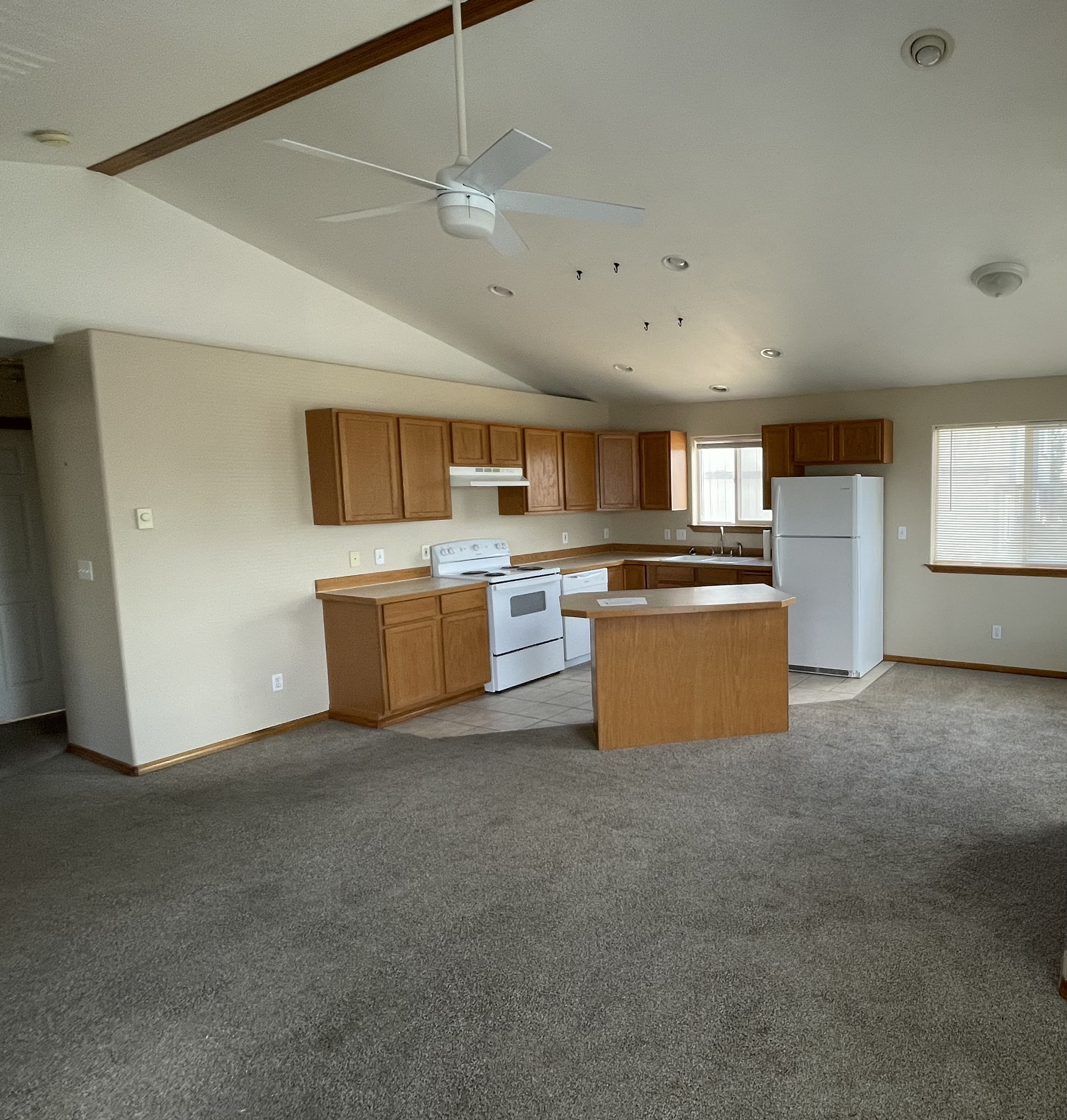 505 W 3rd Ave – photo 5