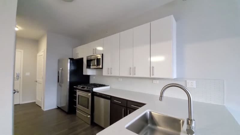 801 W Adams St – photo 3