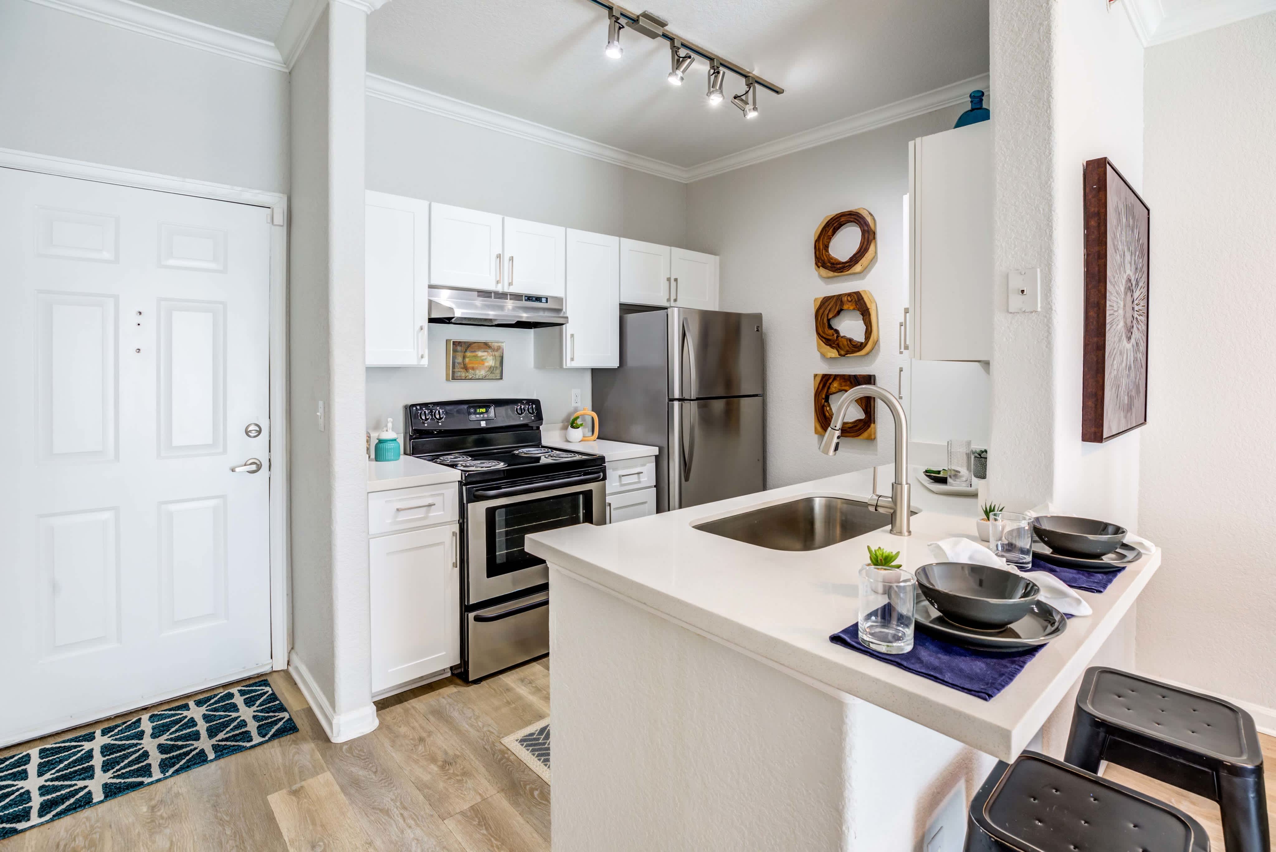 Avana Eastlake – photo 1
