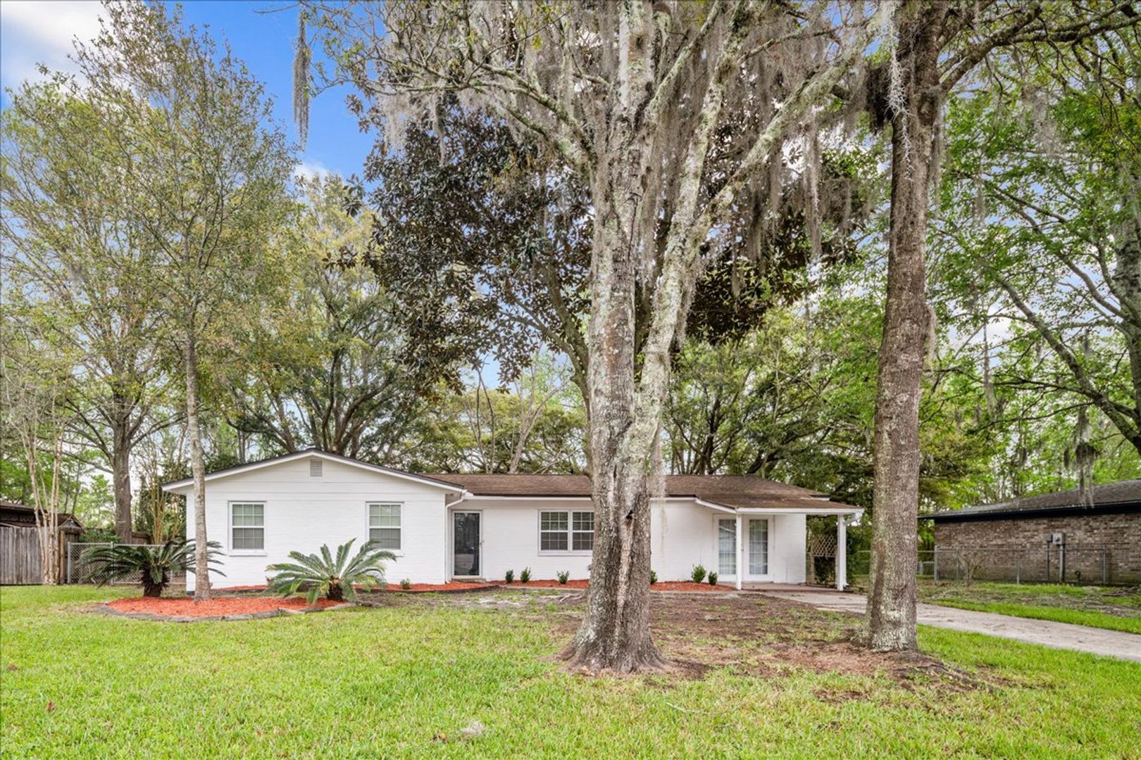 3/2 with 1/1 In Law Suite in Heritage Farms Orange Park South – photo 2