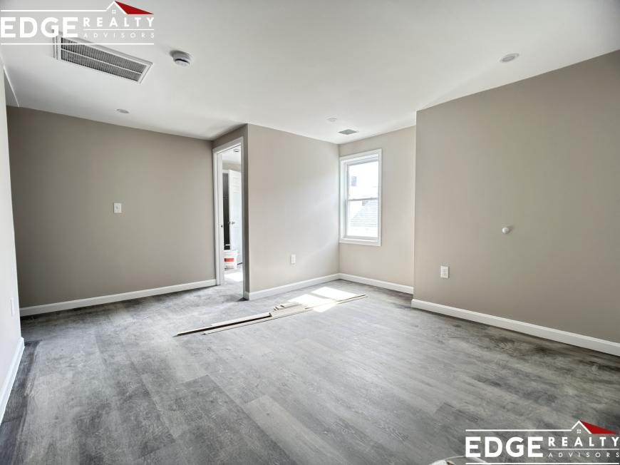 16 Long Ave – photo 5