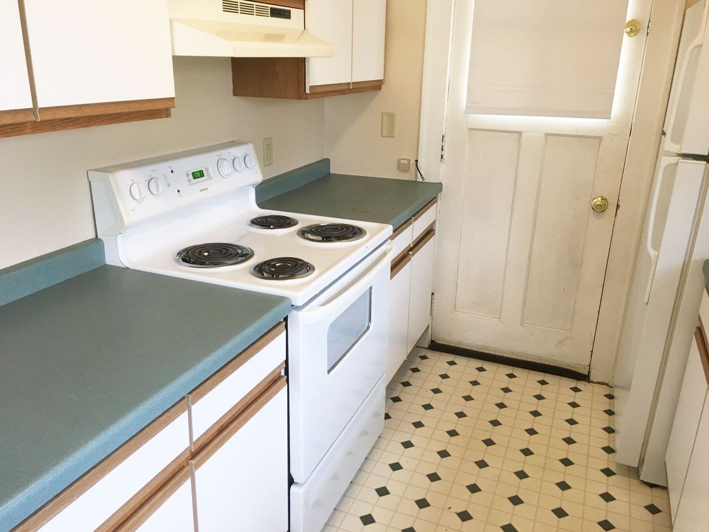 3 Bedroom Single Family Home w/ Hardwood Floors – photo 3