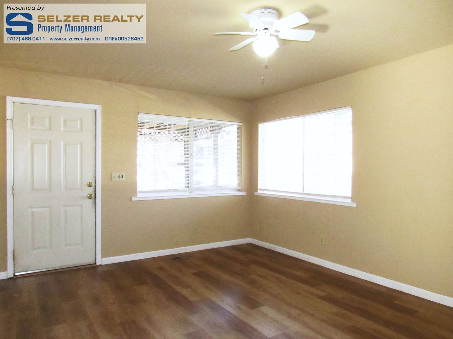 Cozy 3 bd. home on a conveniently located corner lot! – photo 2