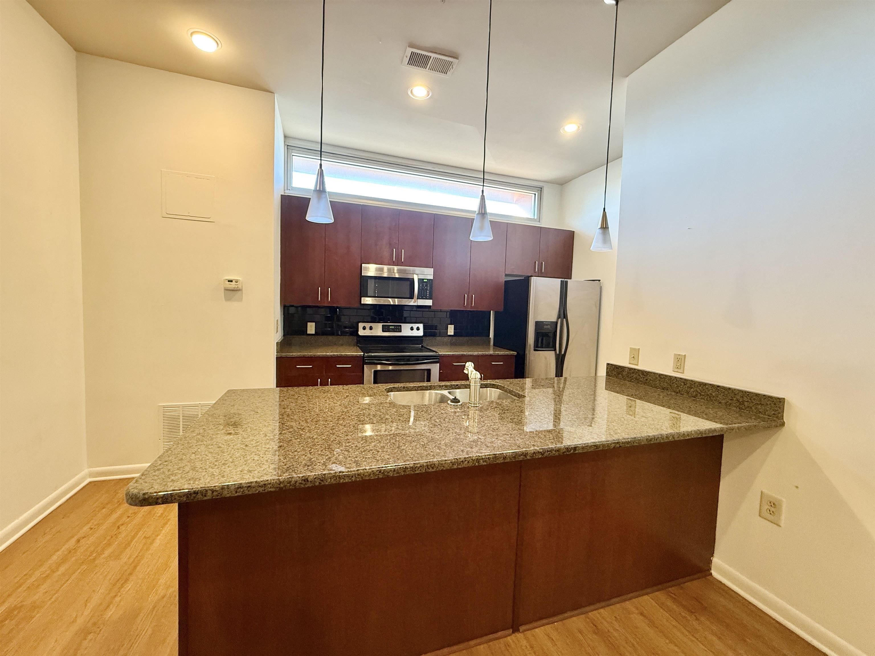 449 MONROE Ave – photo 2