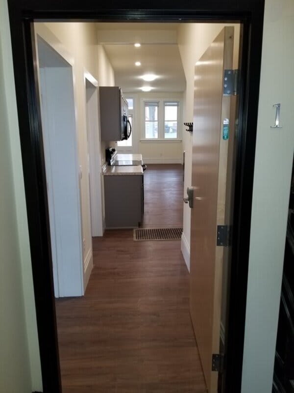 8-10 South Willard Street – photo 3
